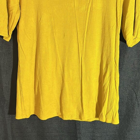 Yellow blouse - Picture 3 of 3